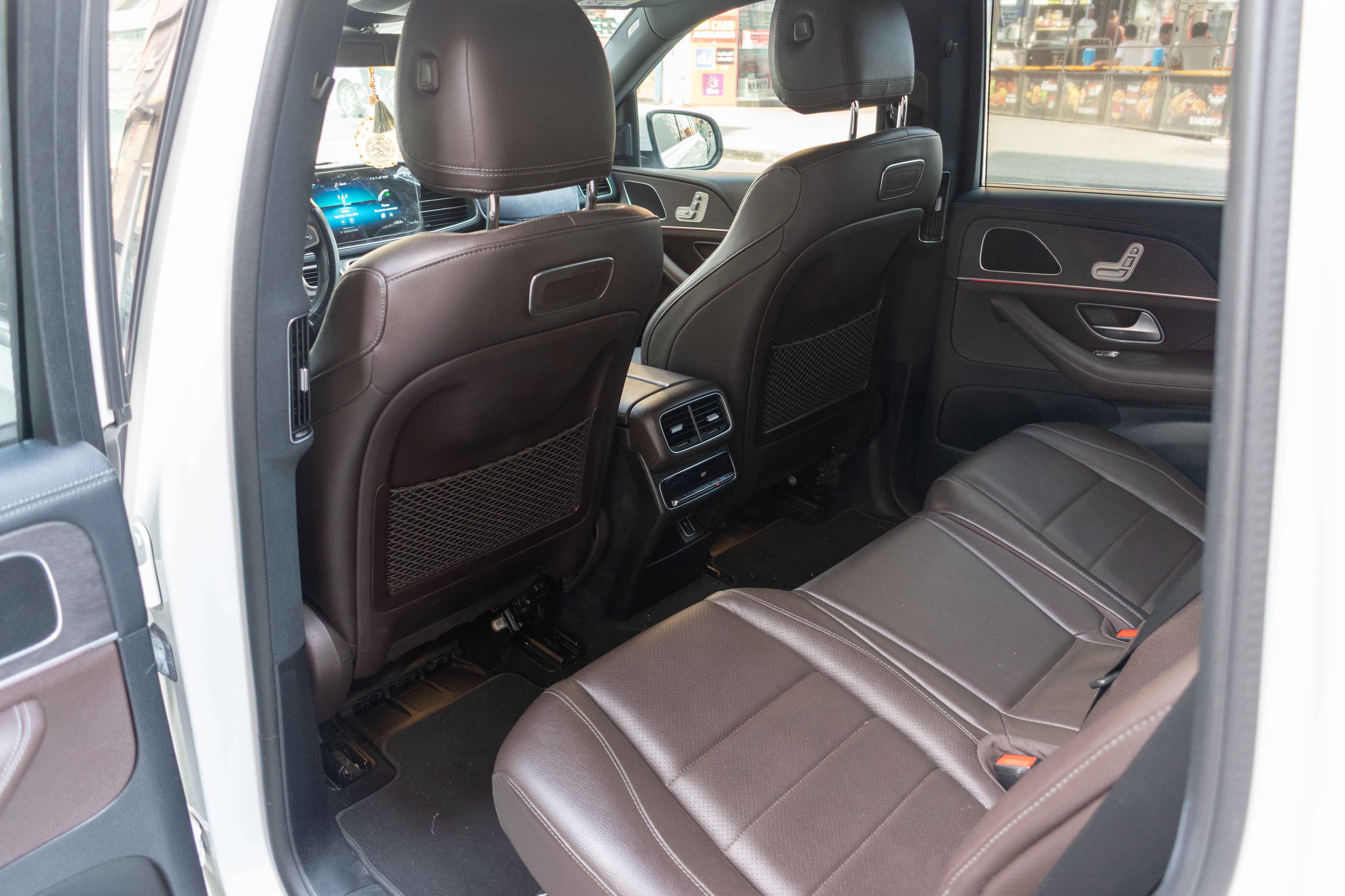 White Mercedes Benz GLS 450 4MATIC 2021